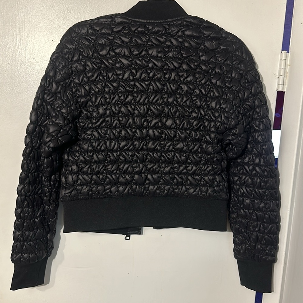 NWOT. Woman’s DKNY Jeans black cropped puffer jacket. Size S. - Picture 5 of 6